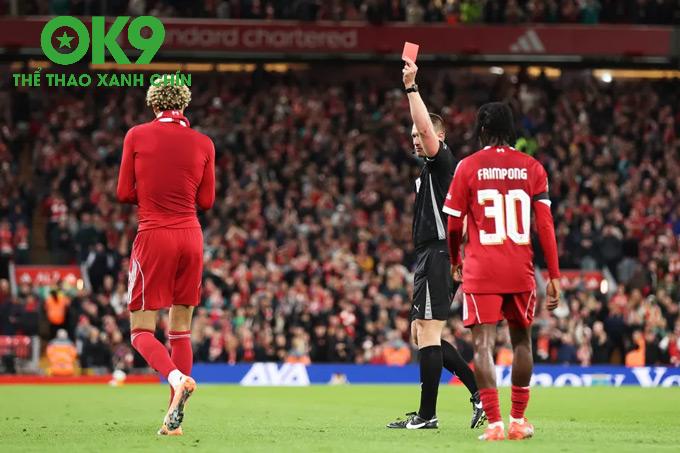 Thẻ Đỏ Tai Hại Của Ekitike Khiến Liverpool Lao Đao