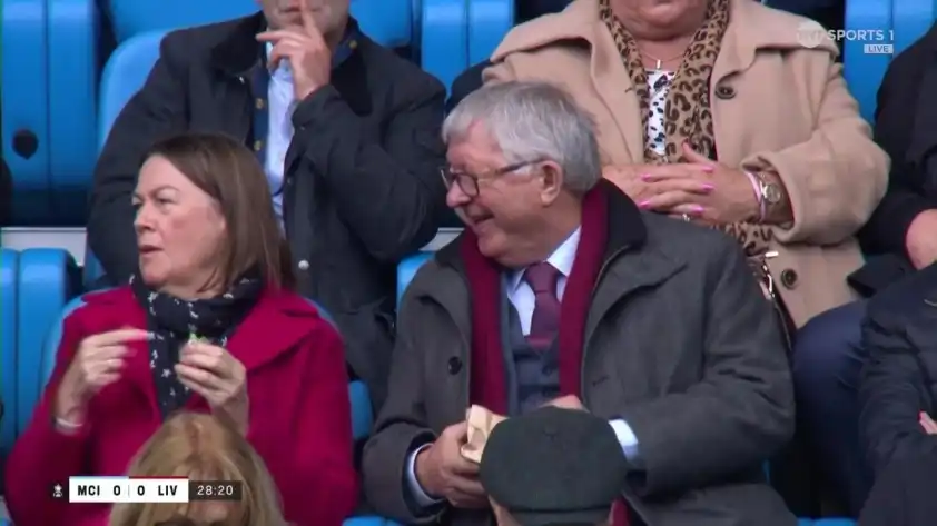 Sir Alex giải nghệ năm 2013 nhưng niềm đam mê với bóng đá của ông vẫn còn nguyên vẹn